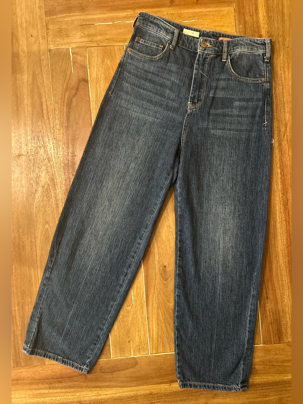 Pilcro Barrel Jeans. Dark Wash 28.